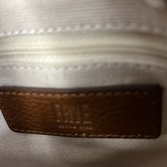 FRYE Ari Crossbody Cognac Brown Leather Handbag NWT - Picture 6 of 16